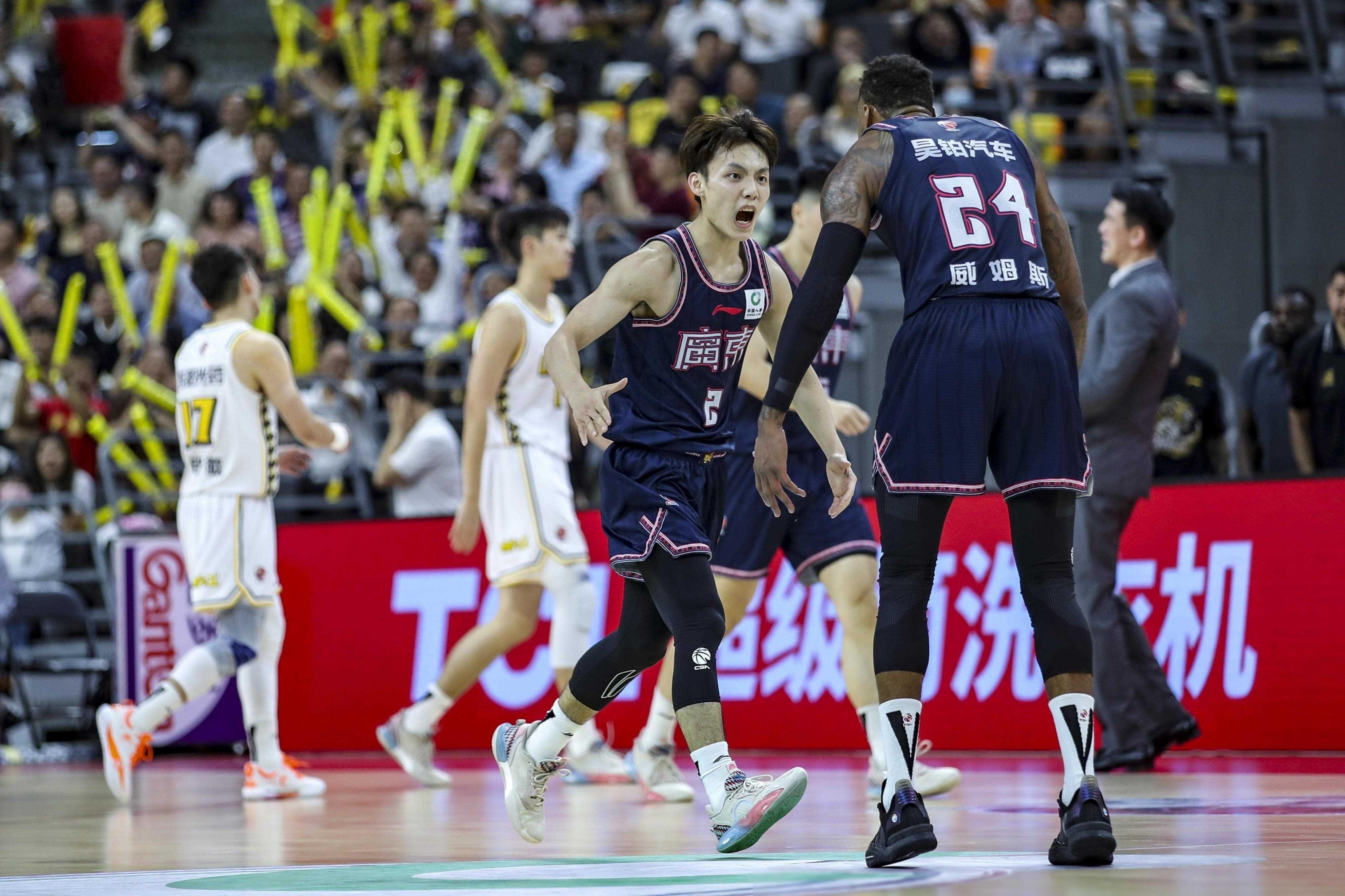 CBA常规赛赛程吃紧；克里夫兰骑士关键时刻强势反弹；震撼外界；年轻球员得到机会的简单介绍