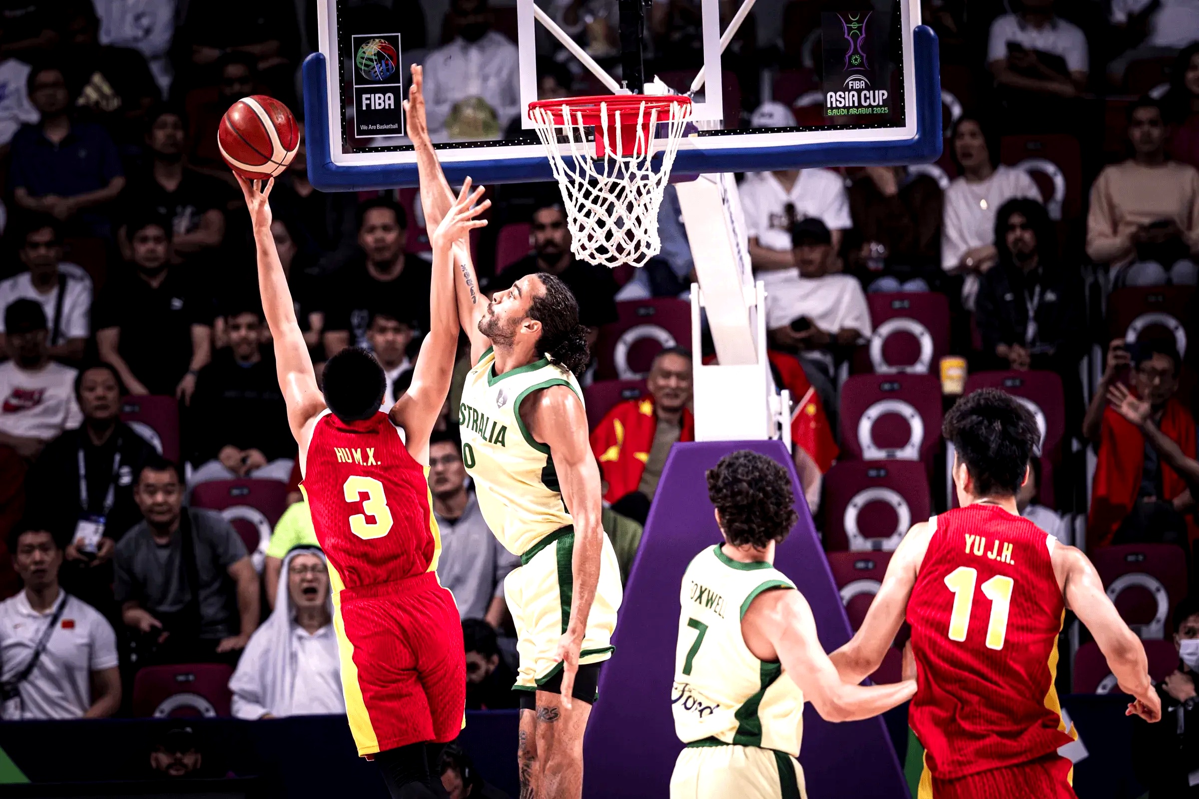 CBA常规赛赛程吃紧；克里夫兰骑士关键时刻强势反弹；震撼外界；年轻球员得到机会的简单介绍