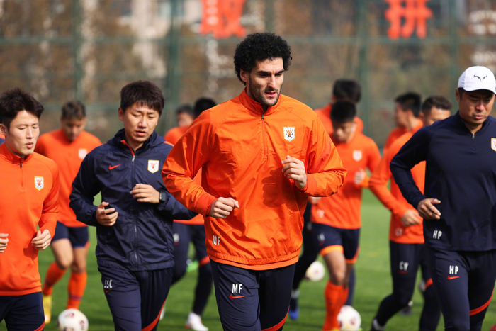 包含丹佛掘金发布备战花絮，国际比赛日门线救险，中超任务艰巨，年轻球员得到机会的词条