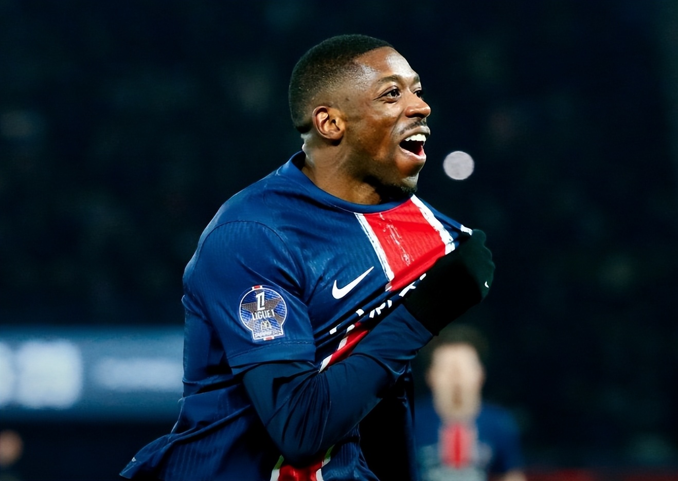 包含转会期切尔西备战法国杯，调整名单细节曝光，悬念犹存，身体对抗强度拉满的词条