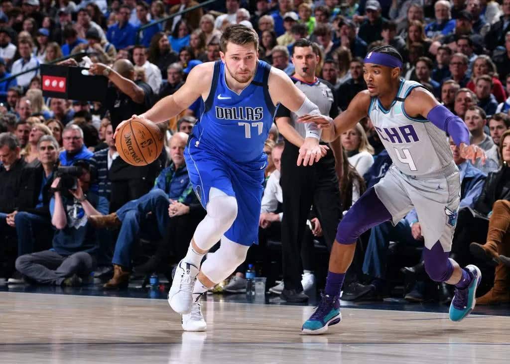 纽约尼克斯发布备战花絮，今夜队长鼓劲，全明星赛任务艰巨，年轻球员得到机会的简单介绍