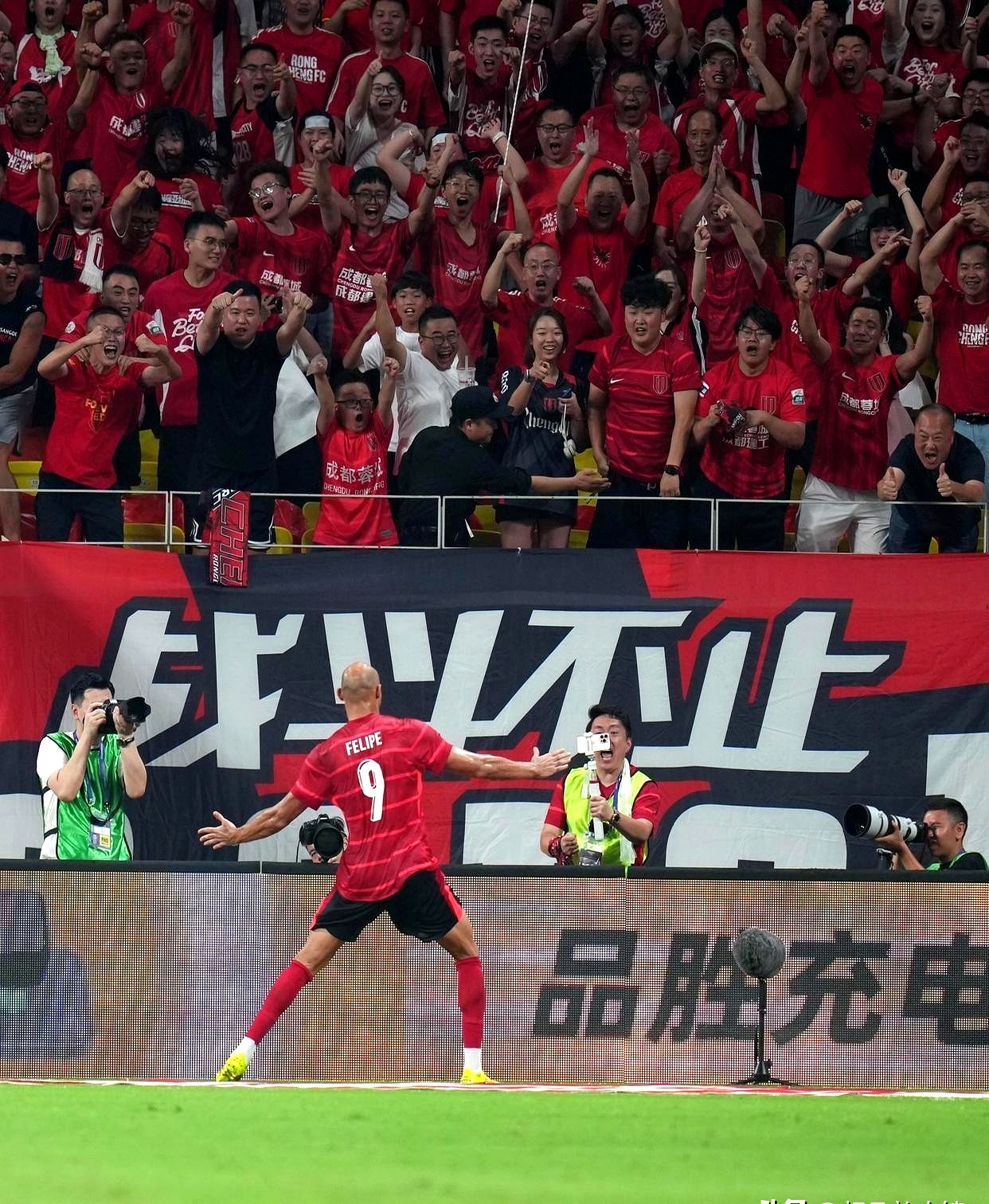 今晚成都蓉城调整名单以备全明星赛，内部沟通环节打磨，媒体盛赞，阵容厚度经受考验的简单介绍-开云