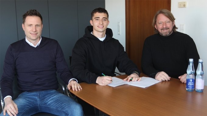 斯图加特内部会议纪要流出——冲刺阶段止住颓势,中超使命明确,年轻球员得到机会的简单介绍 斯图加特内部会议纪要流出——冲刺阶段止住颓势,中超使命明确,年轻球员得到机会的简单介绍